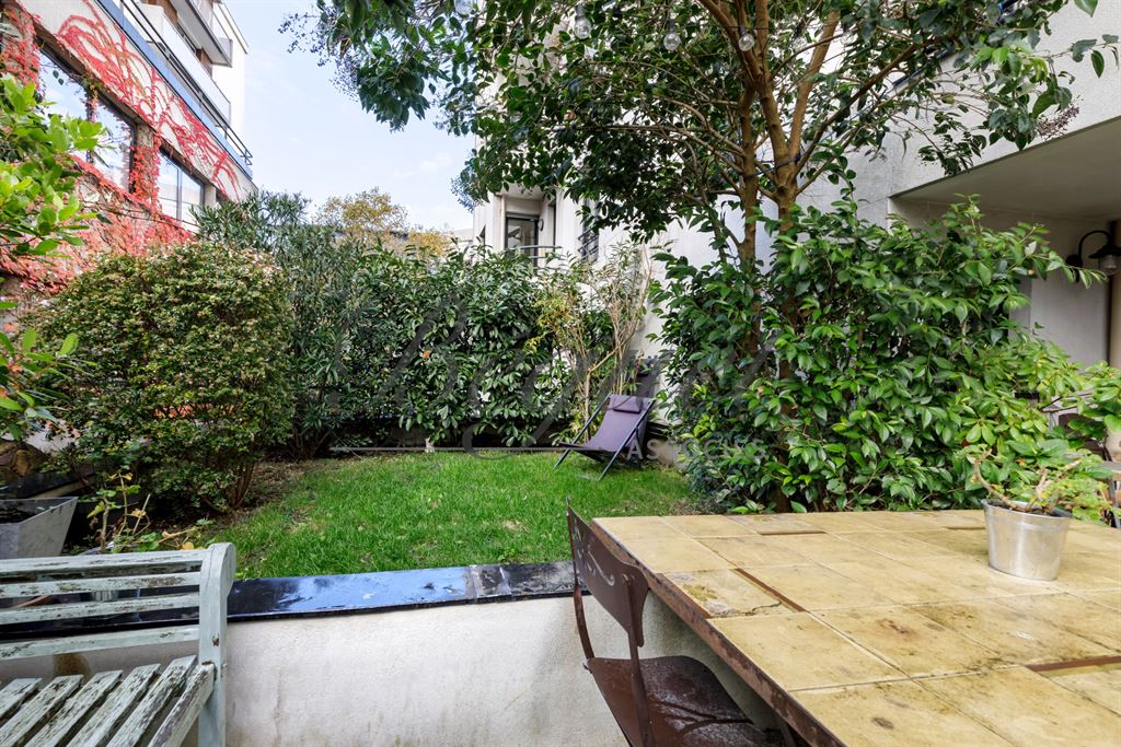 Vendu par Beguet Associés : Hauts de Seine- Boulogne Mairie 92100 Appartement Duplex 149 m² 4 Ch Jardin