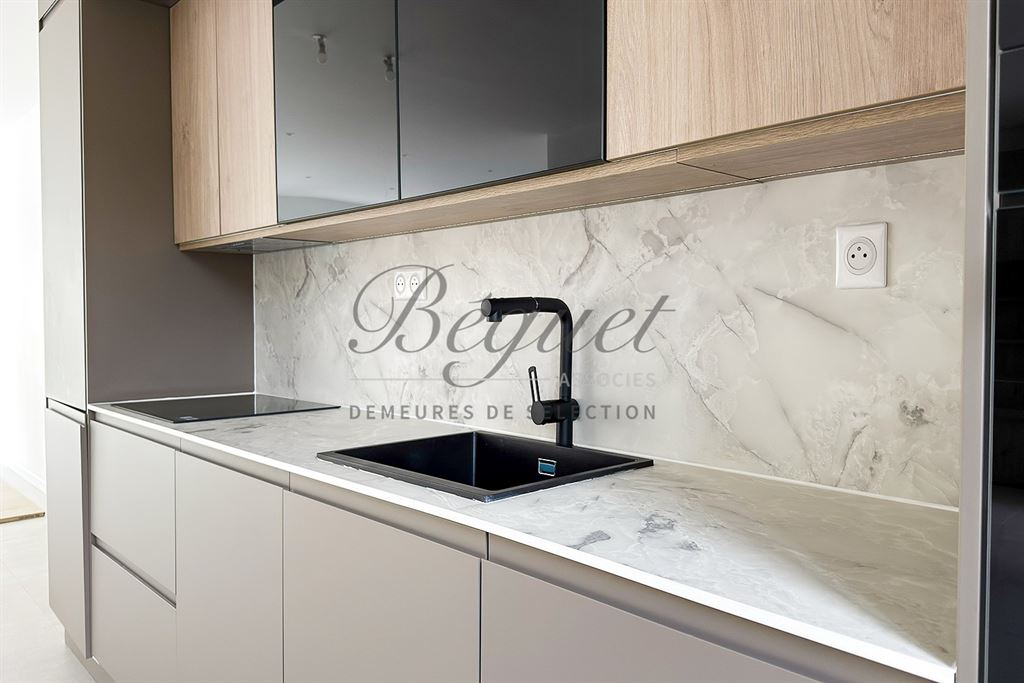 A vendre chez Beguet Associés : Vélizy-Villacoublay (78140), Yvelines – Maison neuve de 178 m², cinq chambres et jardin sud-ouest