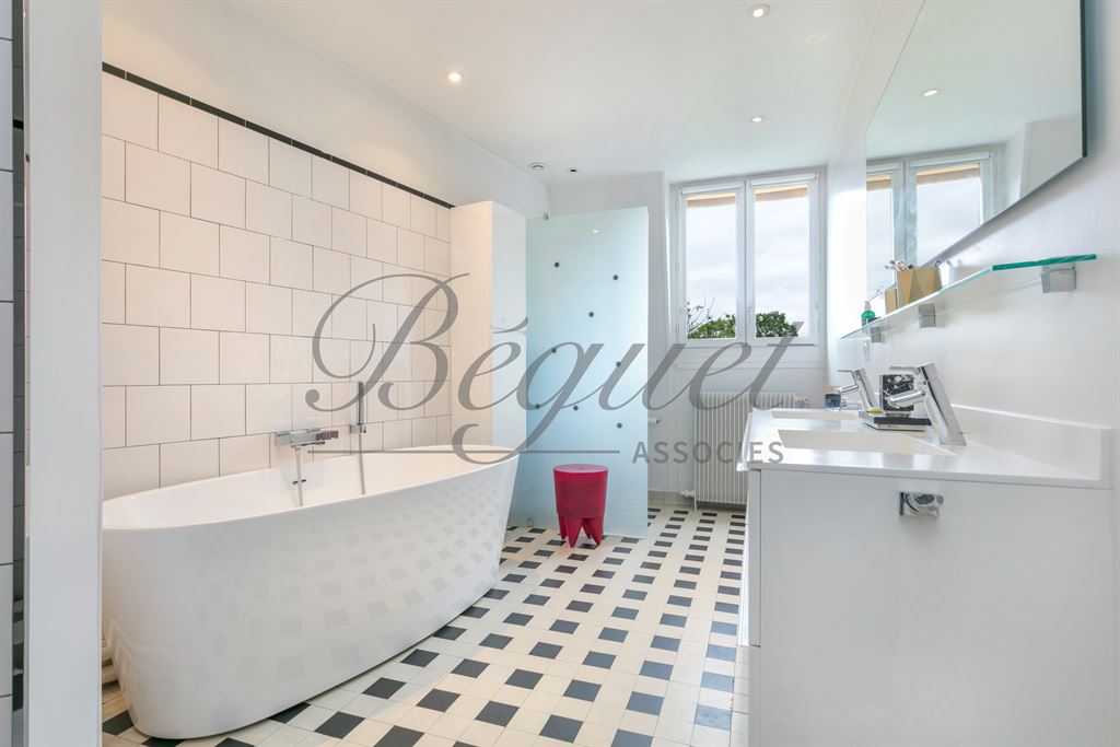 A vendre chez Beguet Associés : BOULOGNE DUPANLOUP-PRINCE MARMOTTAN 92100 MAISON 240 m² JARDIN
