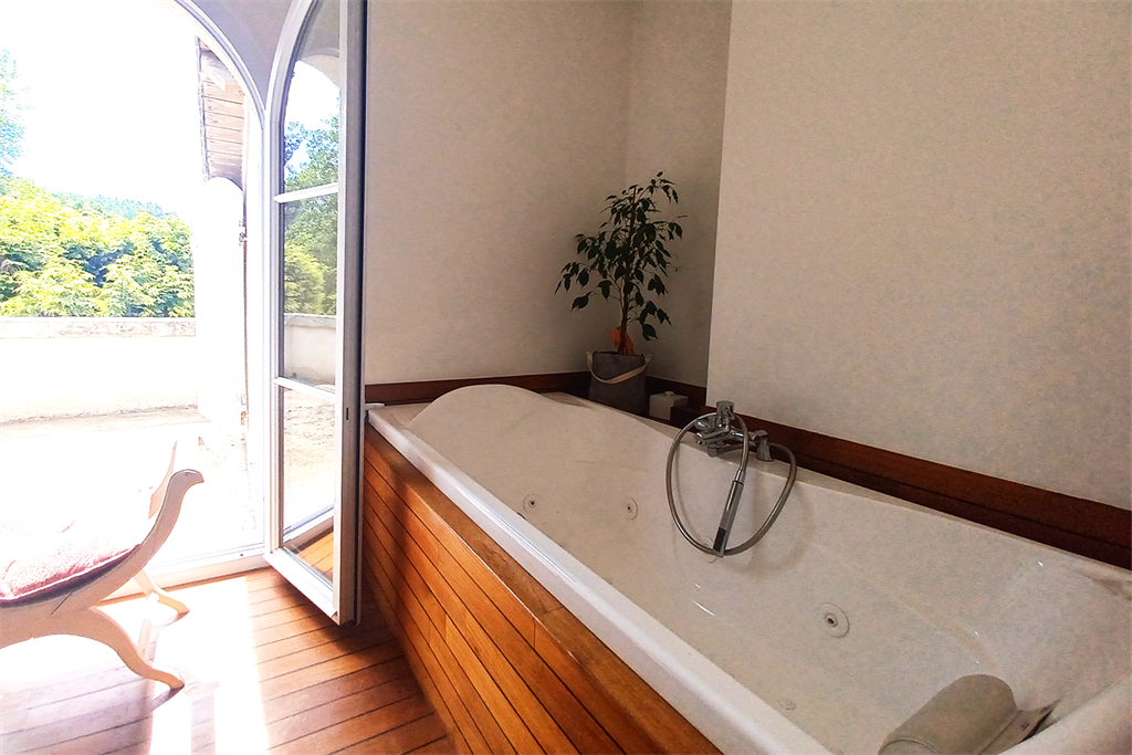 A vendre chez Beguet Associés : Montbazon - 37250 - Mauson 137m² - 3 Chambres - Jardin 800 m² - PISCINE - Accès à l’Indre