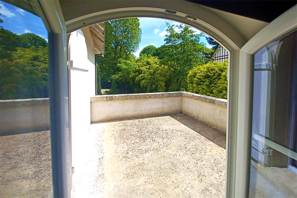 A vendre chez Beguet Associés : Montbazon - 37250 - Mauson 137m² - 3 Chambres - Jardin 800 m² - PISCINE - Accès à l’Indre
