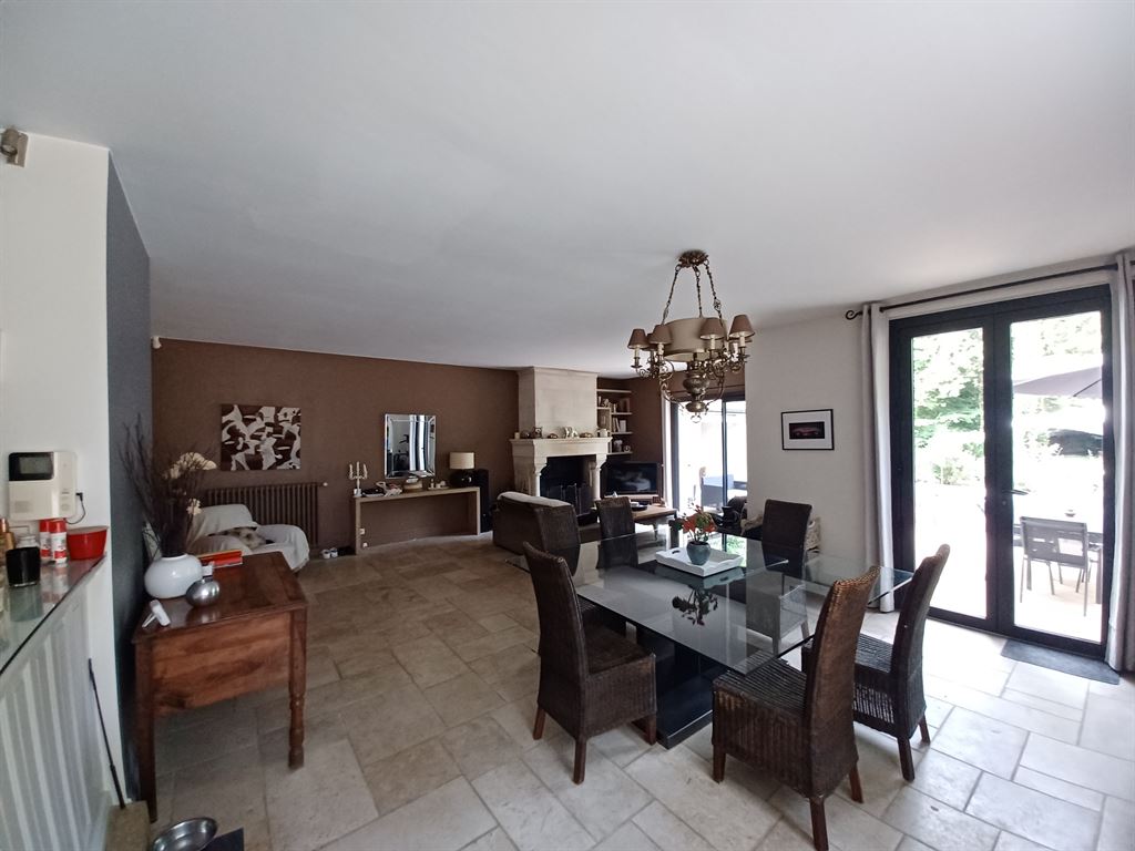 A vendre chez Beguet Associés : Montbazon - 37250 - Mauson 137m² - 3 Chambres - Jardin 800 m² - PISCINE - Accès à l’Indre