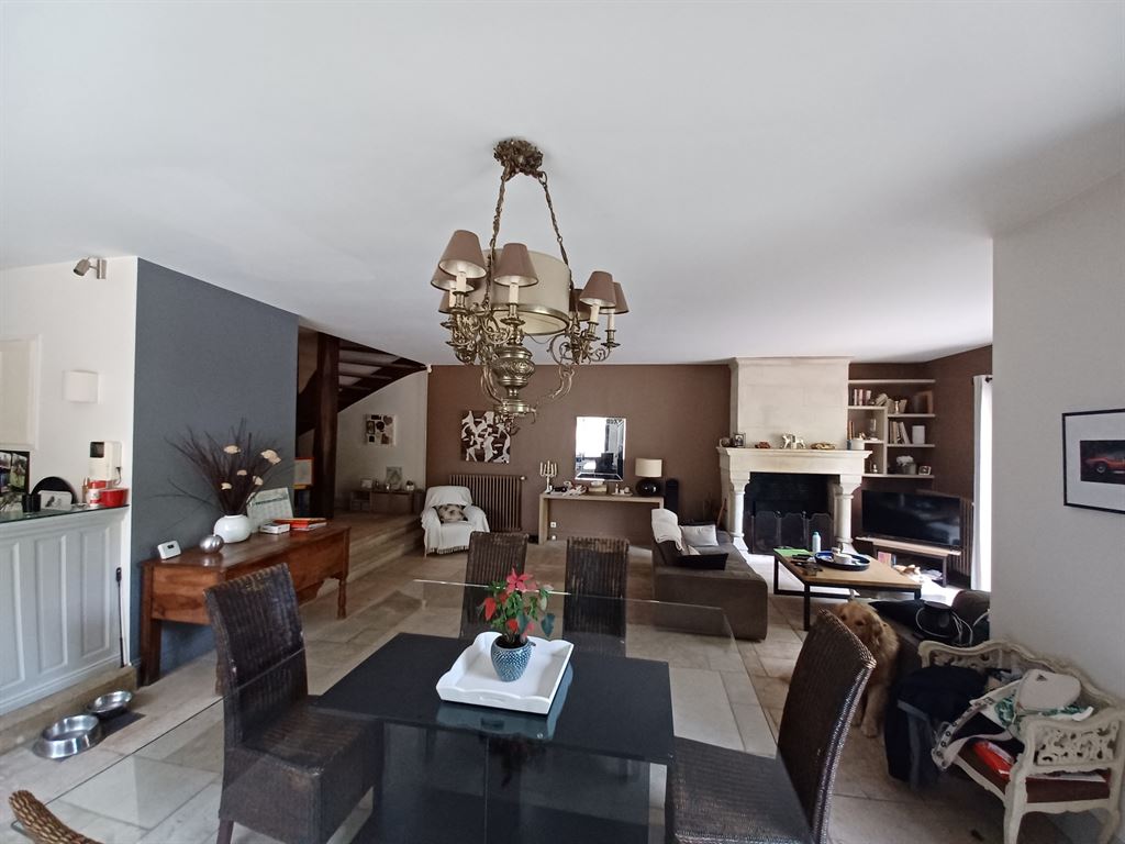 A vendre chez Beguet Associés : Montbazon - 37250 - Mauson 137m² - 3 Chambres - Jardin 800 m² - PISCINE - Accès à l’Indre