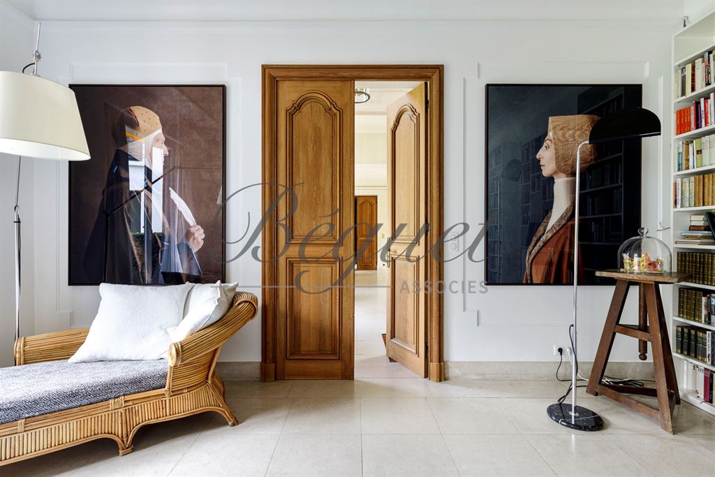 A vendre chez Beguet Associés : HAUTS DE SEINE - MARNES LA COQUETTE 92430 - MAISON 6 CHAMBRES JARDIN GARAGE