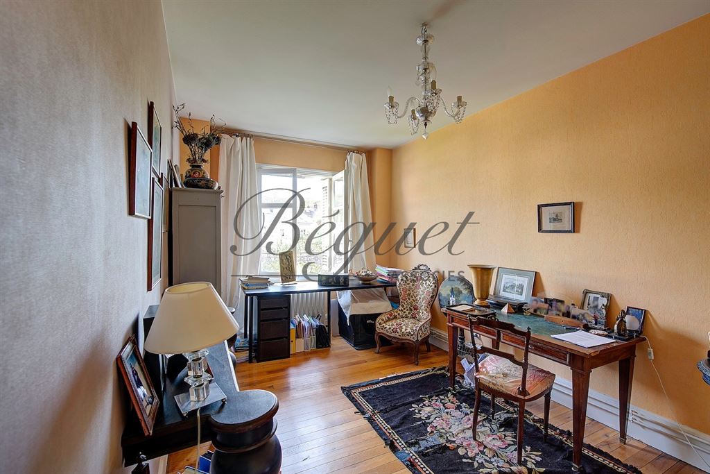 Vendu par Beguet Associés : Touraine Loire valley Indre et Loire Tours 37000 Maison et dépendance 331 m² 9 chambres jardin 3 par