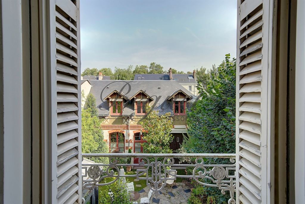 Vendu par Beguet Associés : Touraine Loire valley Indre et Loire Tours 37000 Maison et dépendance 331 m² 9 chambres jardin 3 par