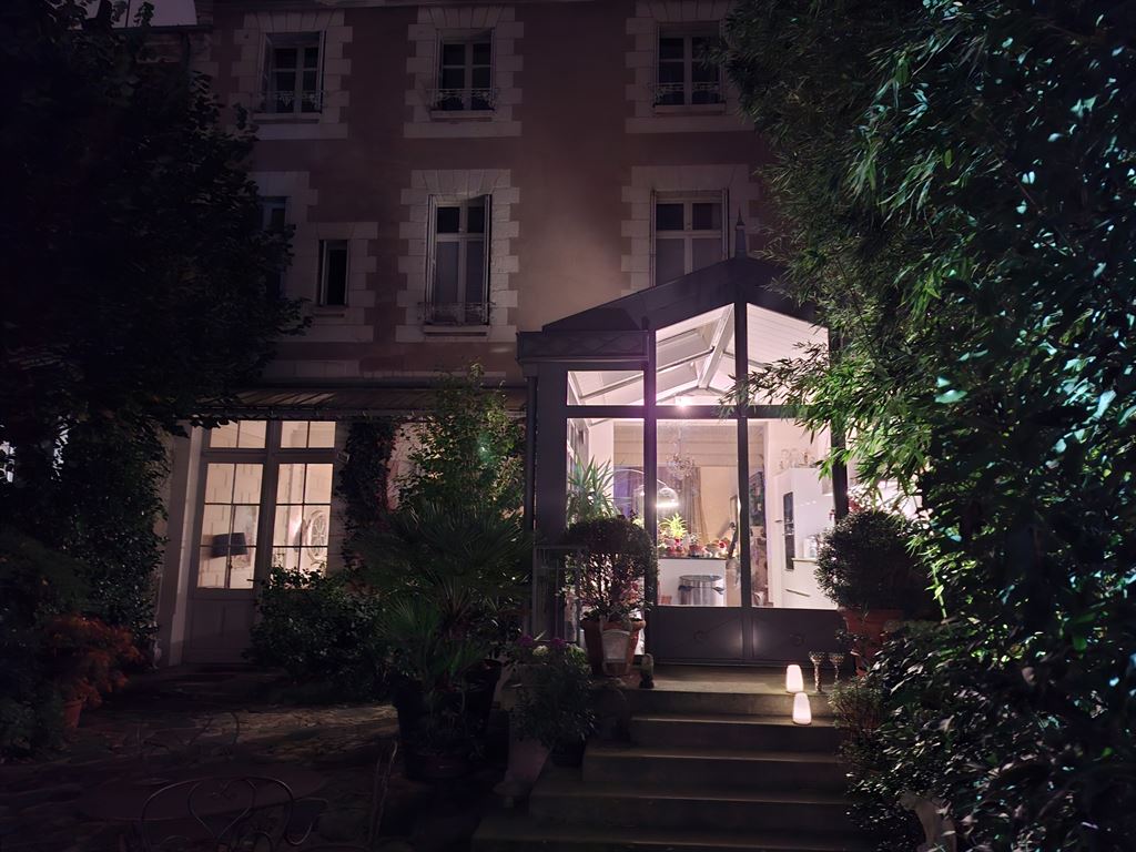Vendu par Beguet Associés : Touraine Loire valley Indre et Loire Tours 37000 Maison et dépendance 331 m² 9 chambres jardin 3 par
