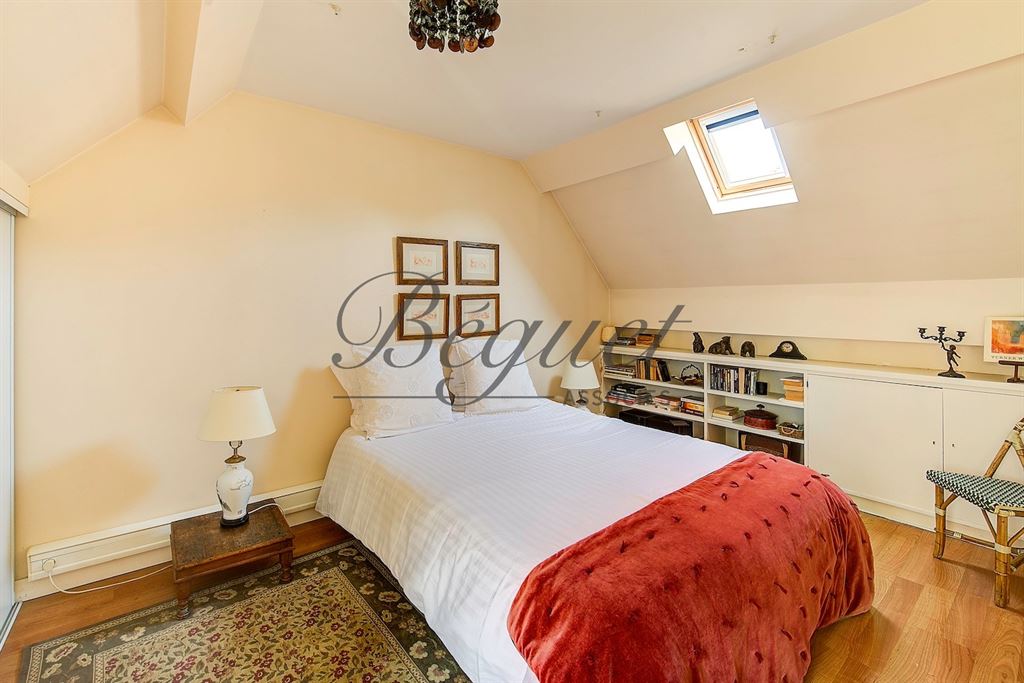 Vendu par Beguet Associés : Touraine Loire valley Indre et Loire Tours 37000 Maison et dépendance 331 m² 9 chambres jardin 3 par