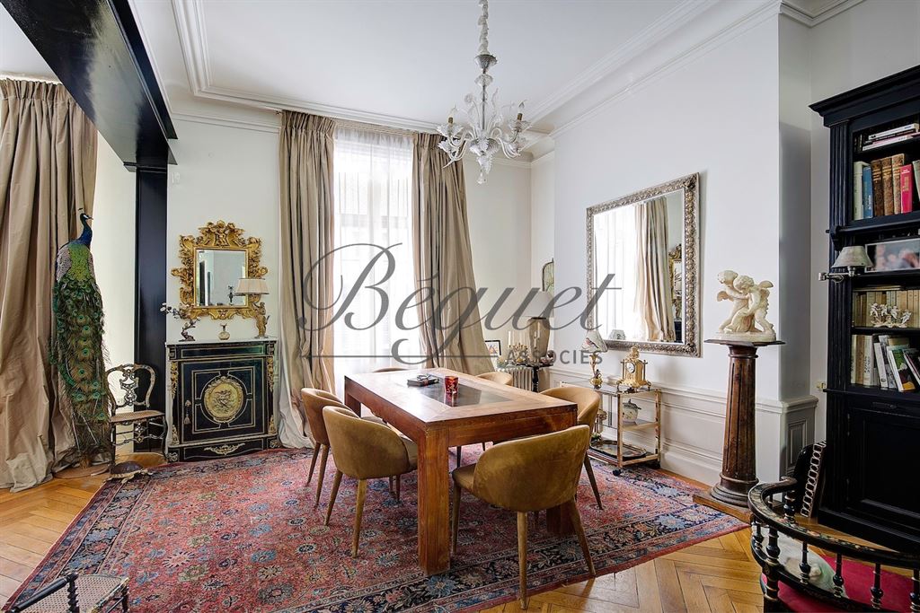 Vendu par Beguet Associés : Touraine Loire valley Indre et Loire Tours 37000 Maison et dépendance 331 m² 9 chambres jardin 3 par