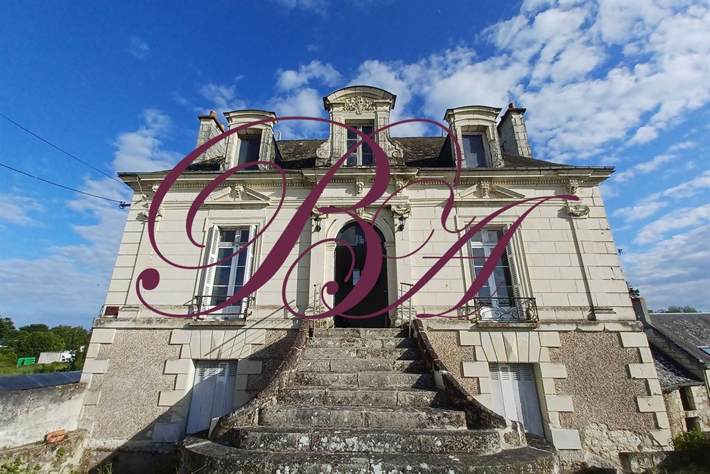 A vendre chez Beguet Associés : INDRE ET LOIRE 37130 MAISON DE VILLE 194 m² 5 CH VUE DIRECTE LOIRE TERRAIN 3000 m²