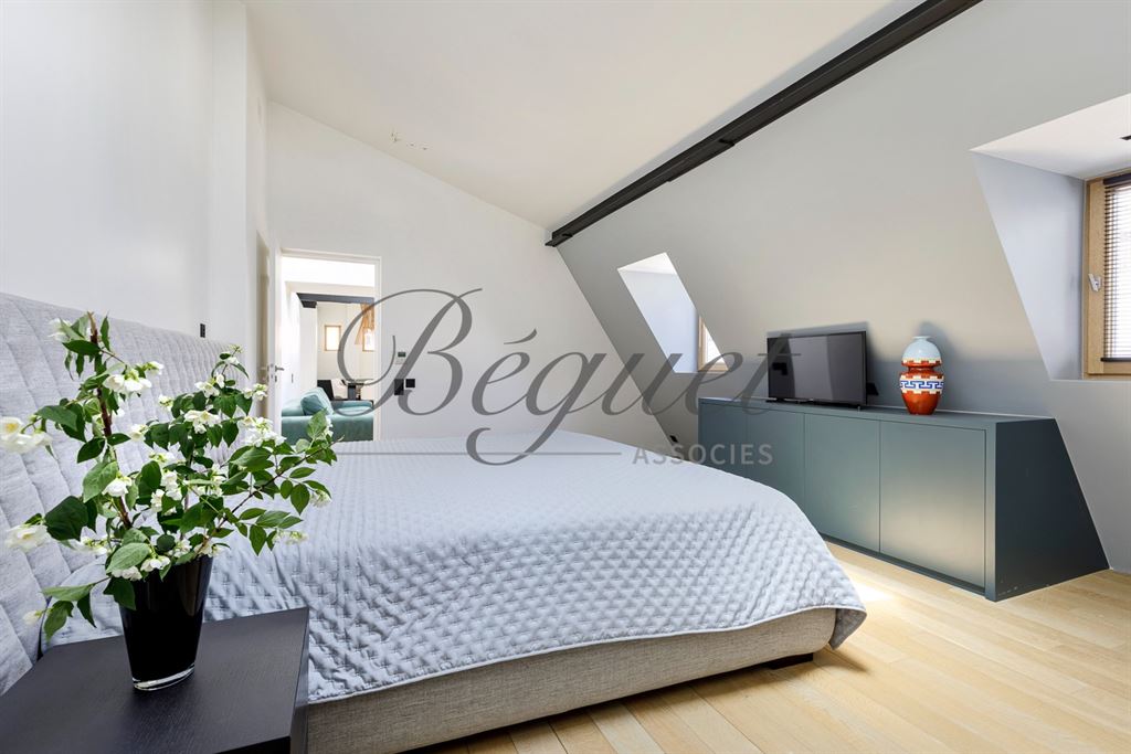 A vendre chez Beguet Associés : Paris Triangle d’or 75008 Appartement 175 m² 3 Chambres