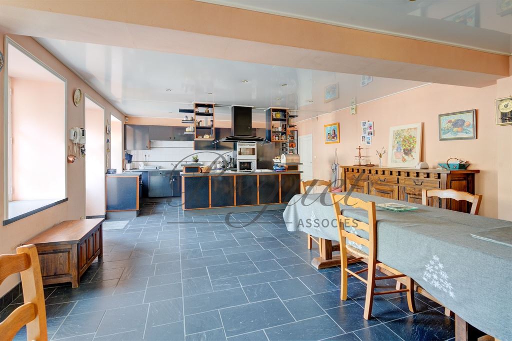 A vendre chez Beguet Associés : TOURS - 37510 - Maison 350 m² + Maison d’amis 40 m² 7 Chambres - Piscine - Parc 3.7 ha