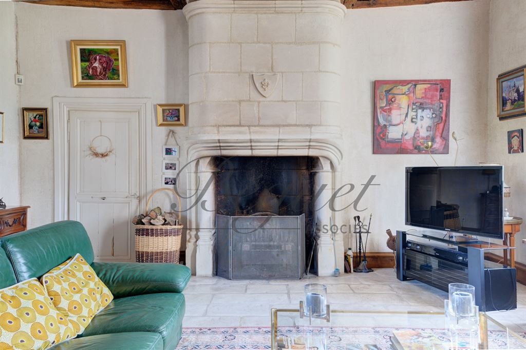 A vendre chez Beguet Associés : TOURS - 37510 - Maison 350 m² + Maison d’amis 40 m² 7 Chambres - Piscine - Parc 3.7 ha