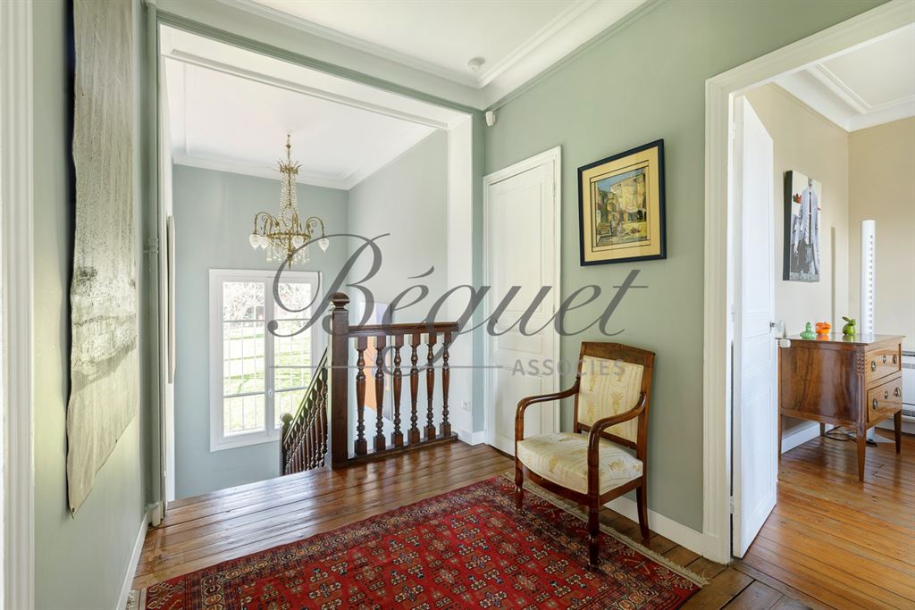 A vendre chez Beguet Associés : Châtenay-Malabry 92290 Maison familiale 247 m² - 178 m² – 4/5 chambres – Jardin & garage