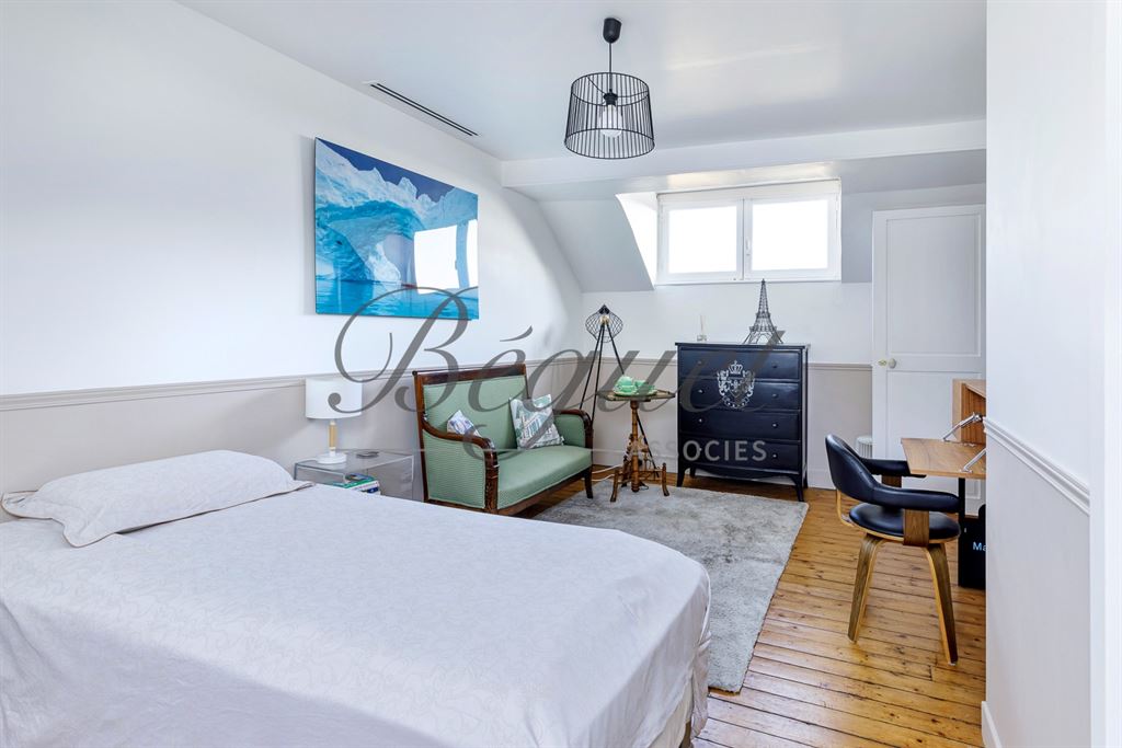 A vendre chez Beguet Associés : Châtenay-Malabry 92290 Maison familiale 247 m² - 178 m² – 4/5 chambres – Jardin & garage
