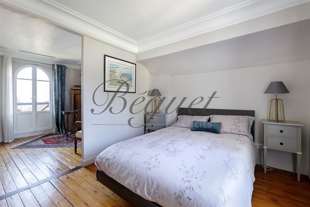 A vendre chez Beguet Associés : Châtenay-Malabry 92290 Maison familiale 247 m² - 178 m² – 4/5 chambres – Jardin & garage