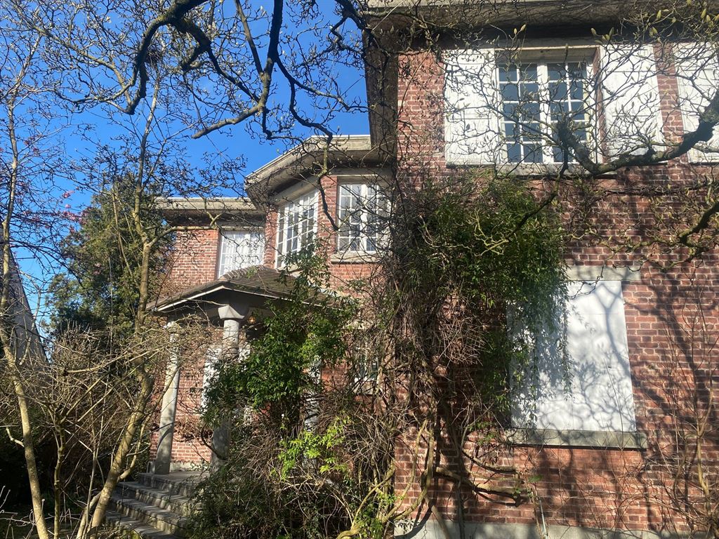 A vendre chez Beguet Associés : HAUTS DE SEINE GARCHES 92380 MAISON 260 m² 5/6 CHAMBRES PARC 1500 m² 2 GARAGES