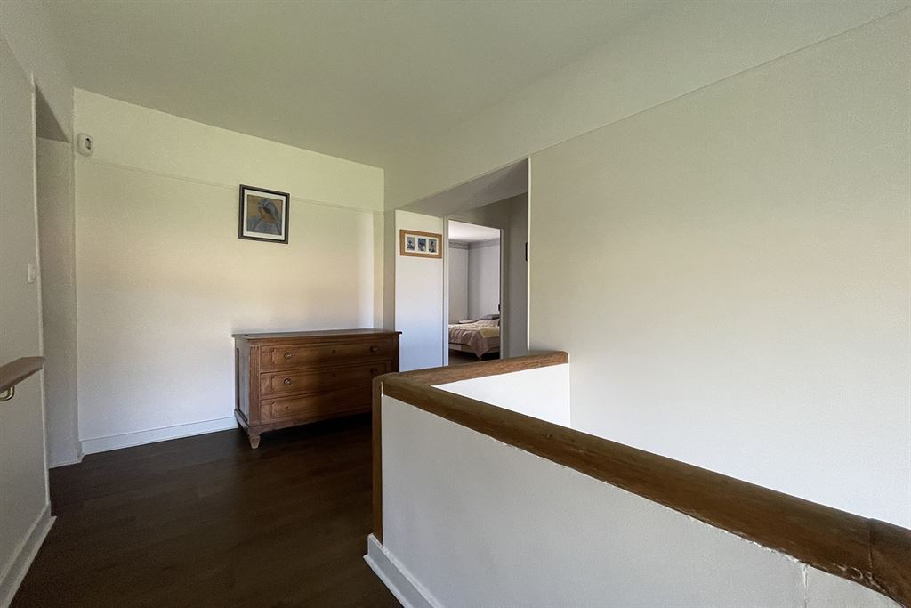 A vendre chez Beguet Associés : Seine et Marne 77 Propriété Equestre 30 box Carrière Manège Paddocks Herbages Maison 230 m² Gardien