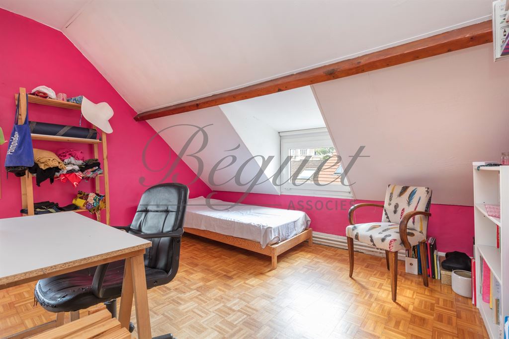 A vendre chez Beguet Associés : HAUTS DE SEINE CHAVILLE - 92370 - MAISON 180 m² / 205 M - 6 CHAMBRES - JARDIN 485 M - GARAGE
