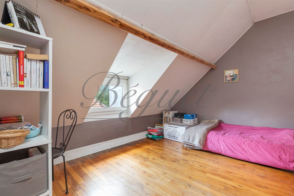 A vendre chez Beguet Associés : HAUTS DE SEINE CHAVILLE - 92370 - MAISON 180 m² / 205 M - 6 CHAMBRES - JARDIN 485 M - GARAGE