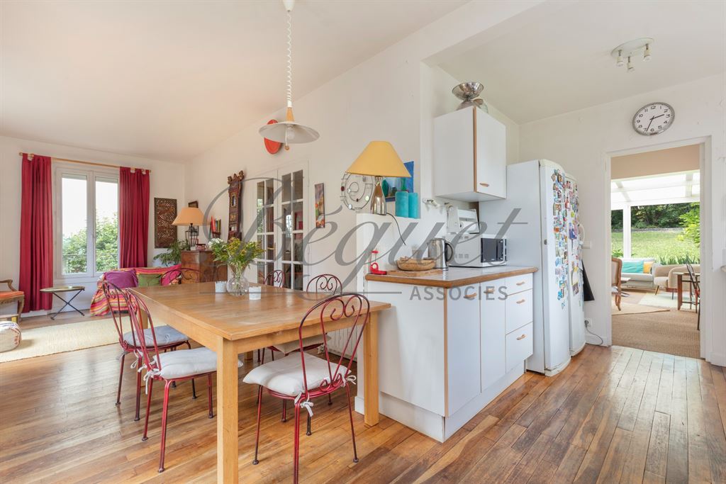 A vendre chez Beguet Associés : HAUTS DE SEINE CHAVILLE - 92370 - MAISON 180 m² / 205 M - 6 CHAMBRES - JARDIN 485 M - GARAGE