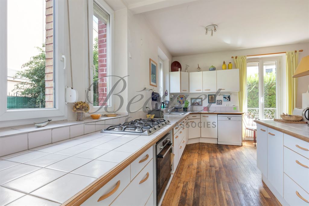 A vendre chez Beguet Associés : HAUTS DE SEINE CHAVILLE - 92370 - MAISON 180 m² / 205 M - 6 CHAMBRES - JARDIN 485 M - GARAGE