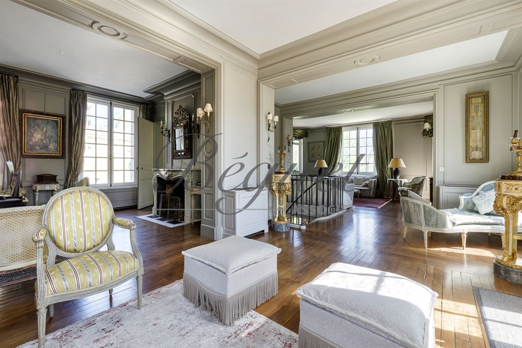 A vendre chez Beguet Associés : YVELINES 78430 LOUVECIENNES MAISON 970 m²  4 CHAMBRES DEPENDANCE PARC 5300 m²