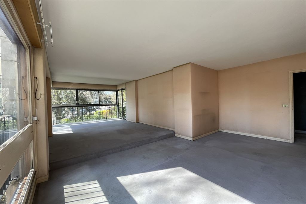A vendre chez Beguet Associés : 