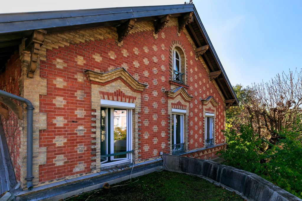 A vendre chez Beguet Associés : HAUTS DE SEINE 92210 SAINT CLOUD MAISON 180 m² 4 CHAMBRES JARDIN