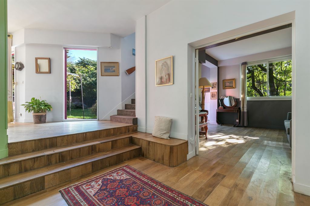 A vendre chez Beguet Associés : HAUTS DE SEINE 92210 SAINT CLOUD MAISON 180 m² 4 CHAMBRES JARDIN
