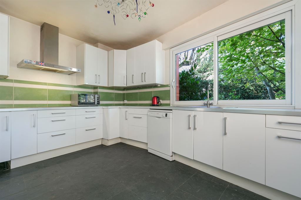 A vendre chez Beguet Associés : HAUTS DE SEINE 92210 SAINT CLOUD MAISON 180 m² 4 CHAMBRES JARDIN
