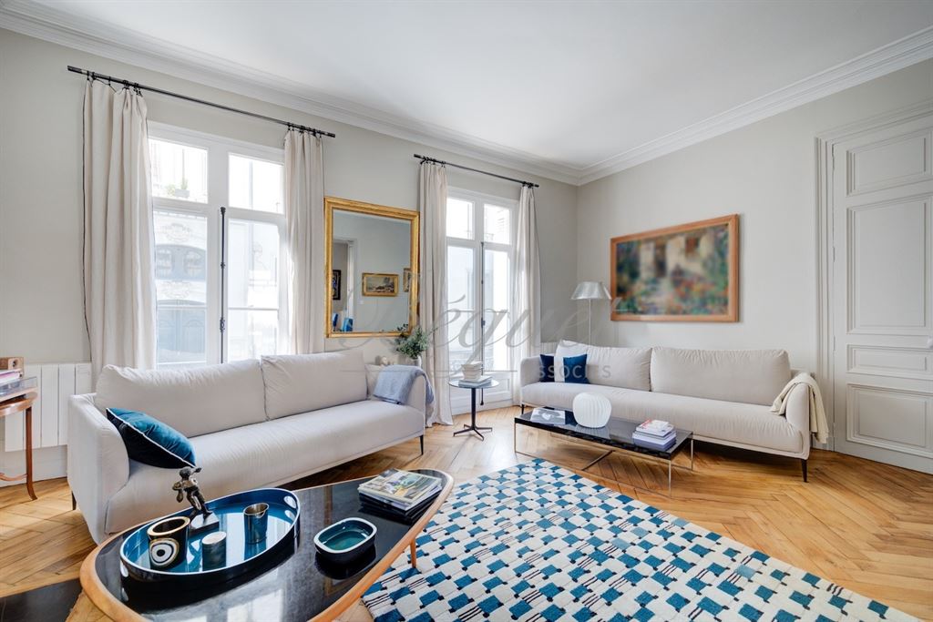 A vendre chez Beguet Associés : TOURS 37000 MAISON 262 m² 5/6 CHAMBRES 11 PIECES DEPENDANCE JARDIN
