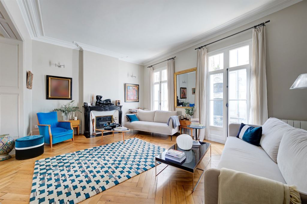 A vendre chez Beguet Associés : TOURS 37000 MAISON 262 m² 5/6 CHAMBRES 11 PIECES DEPENDANCE JARDIN