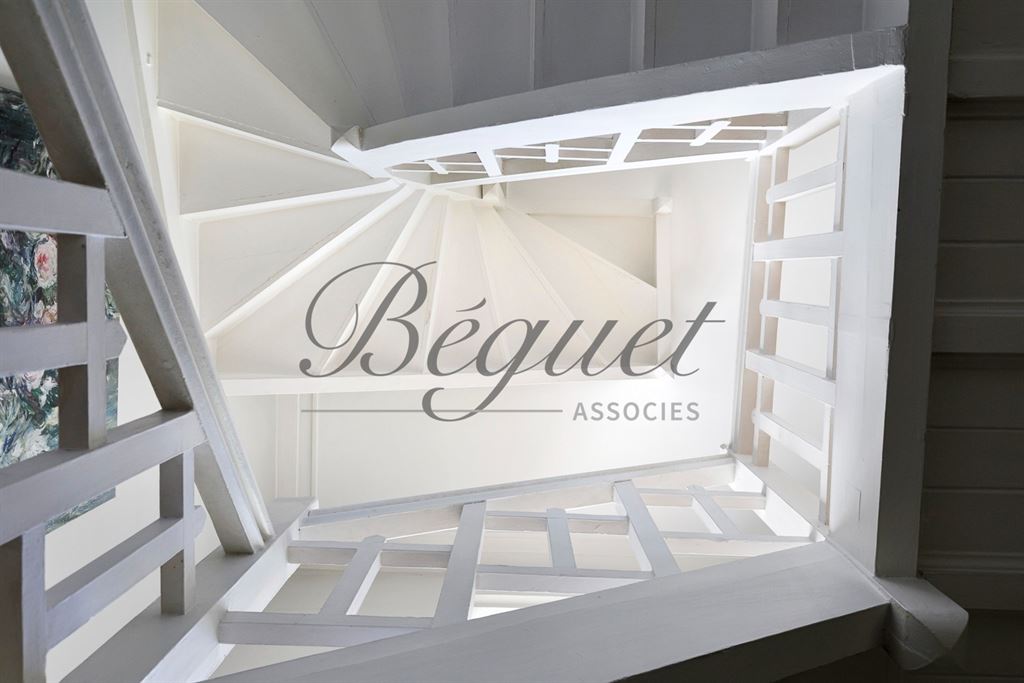 A vendre chez Beguet Associés : 92500 RUEIL MAMAISON MAISON 170 m² 5 CHAMBRES TERRASSE COUR