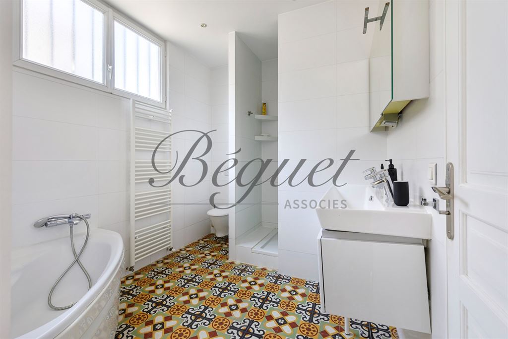 A vendre chez Beguet Associés : 92500 RUEIL MAMAISON MAISON 170 m² 5 CHAMBRES TERRASSE COUR