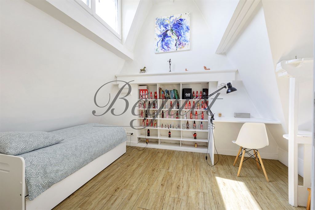 A vendre chez Beguet Associés : 92500 RUEIL MAMAISON MAISON 170 m² 5 CHAMBRES TERRASSE COUR