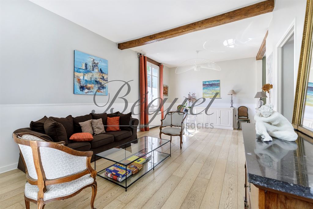 A vendre chez Beguet Associés : 92500 RUEIL MAMAISON MAISON 170 m² 5 CHAMBRES TERRASSE COUR