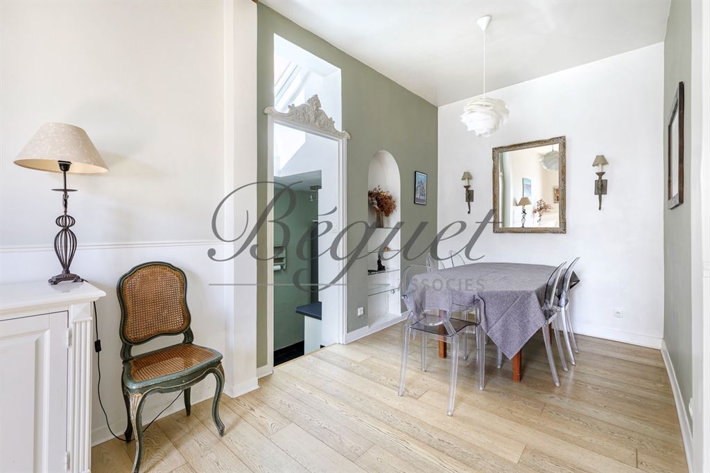 A vendre chez Beguet Associés : 92500 RUEIL MAMAISON MAISON 170 m² 5 CHAMBRES TERRASSE COUR