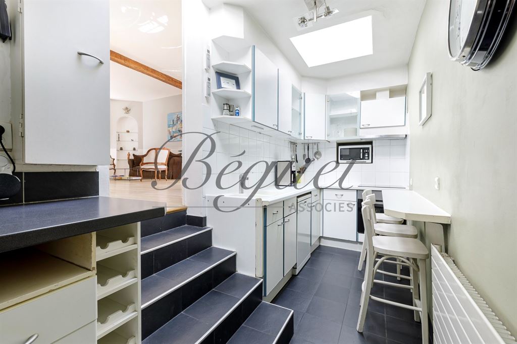 A vendre chez Beguet Associés : 92500 RUEIL MAMAISON MAISON 170 m² 5 CHAMBRES TERRASSE COUR