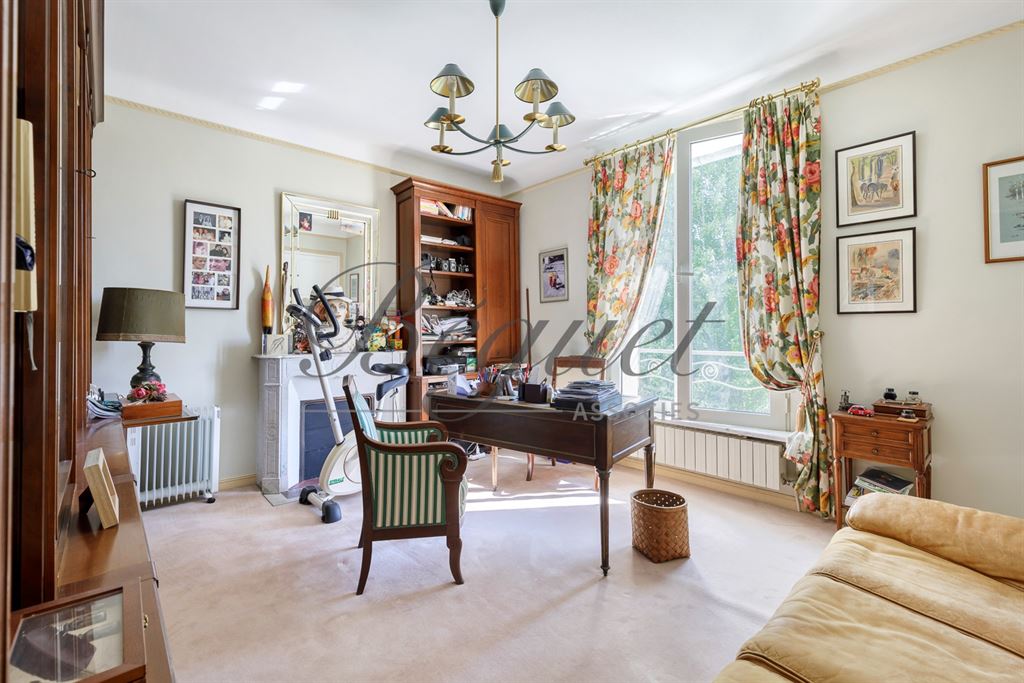 A vendre chez Beguet Associés : ST CLOUD 92210 MAISON 175 m² / 210 m² 4 CHAMBRES JARDIN GARAGE