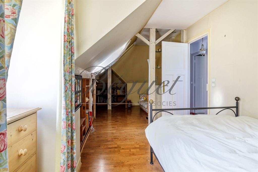A vendre chez Beguet Associés : ST CLOUD 92210 MAISON 175 m² / 210 m² 4 CHAMBRES JARDIN GARAGE