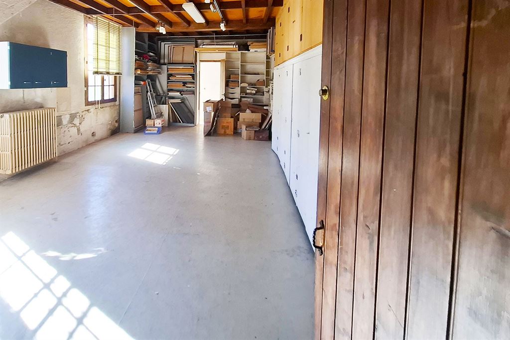 A vendre chez Beguet Associés : INDRE- ET- LOIRE TOURS  37000 CENTRE VILLE 365m² 11 PIECES 2 PARKINGS