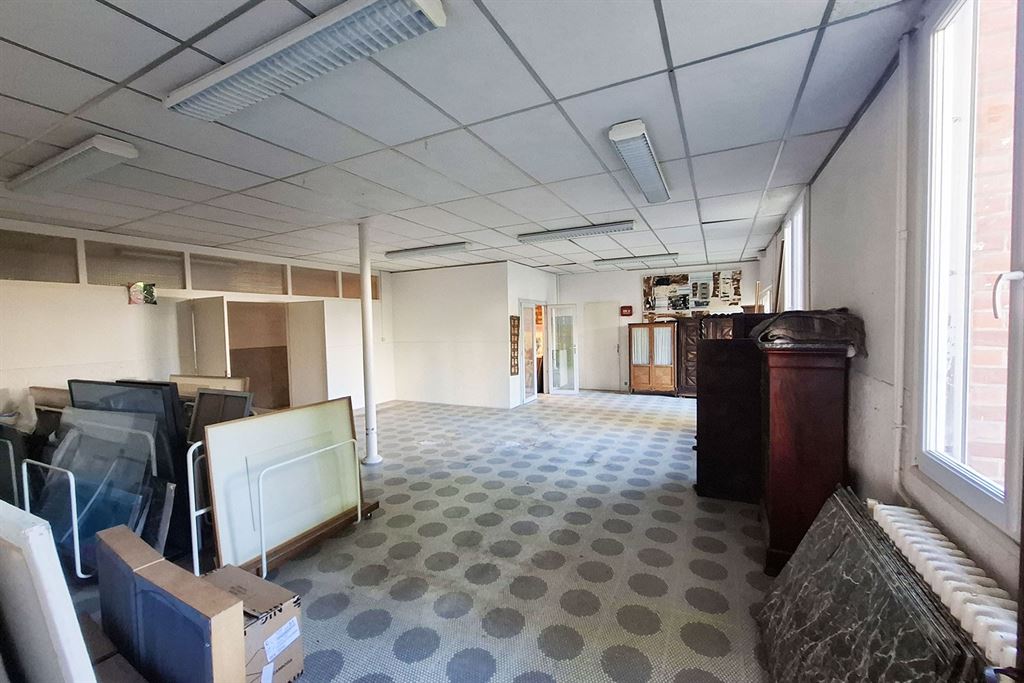 A vendre chez Beguet Associés : INDRE- ET- LOIRE TOURS  37000 CENTRE VILLE 365m² 11 PIECES 2 PARKINGS