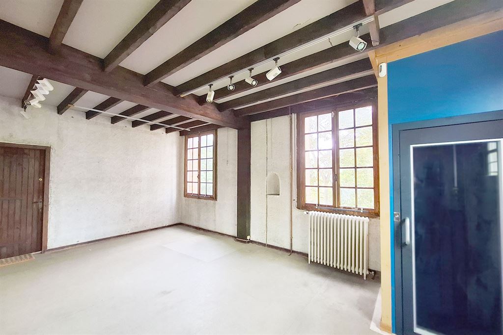 A vendre chez Beguet Associés : INDRE- ET- LOIRE TOURS  37000 CENTRE VILLE 365m² 11 PIECES 2 PARKINGS