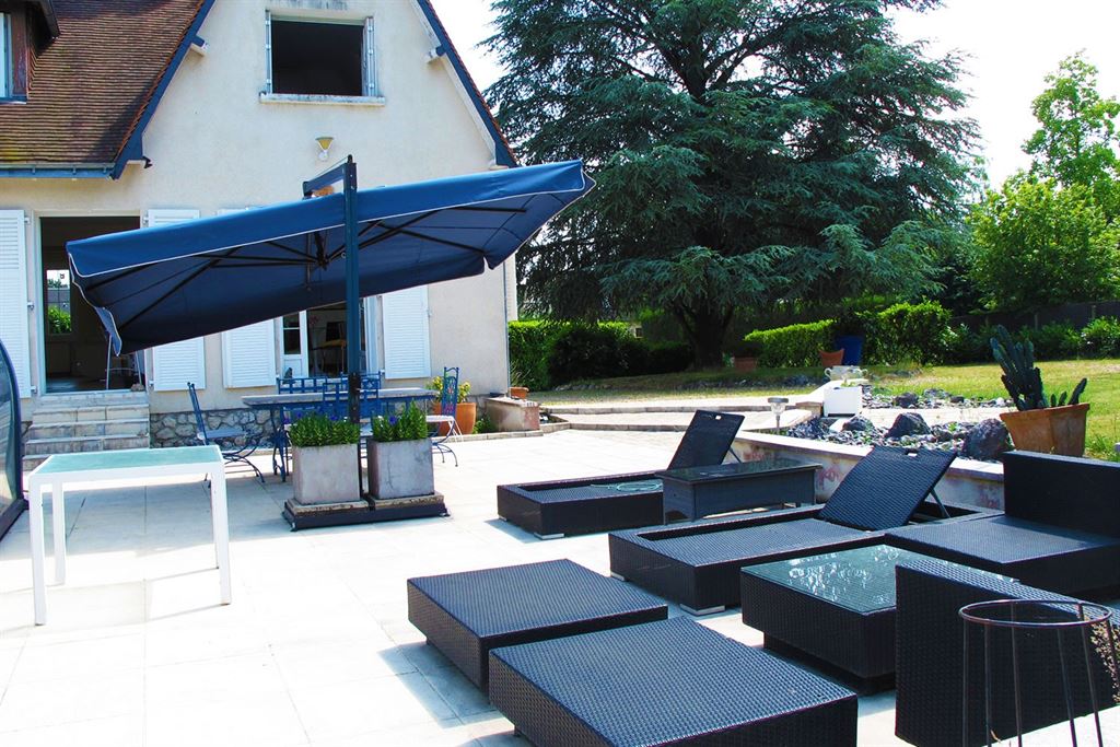 A vendre chez Beguet Associés : Amboise - 37400 - Maison - 182 m² - 4/5 Chambres - Jardin 2000 m² - Piscine