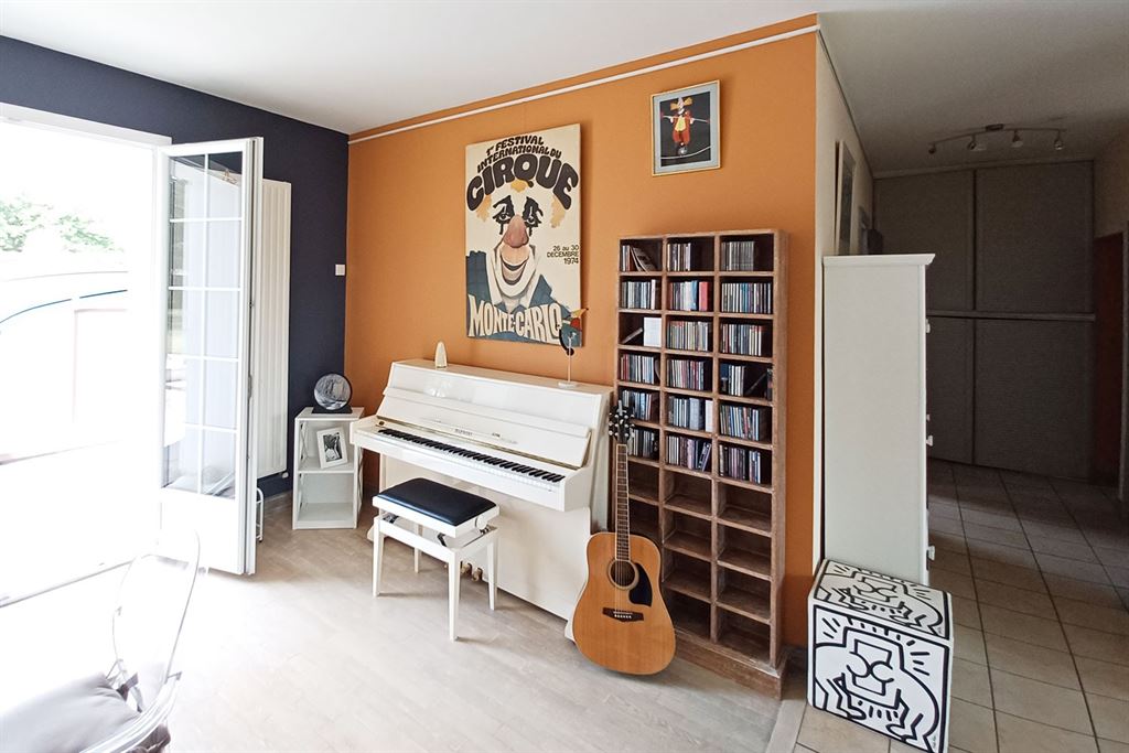 A vendre chez Beguet Associés : Amboise - 37400 - Maison - 182 m² - 4/5 Chambres - Jardin 2000 m² - Piscine