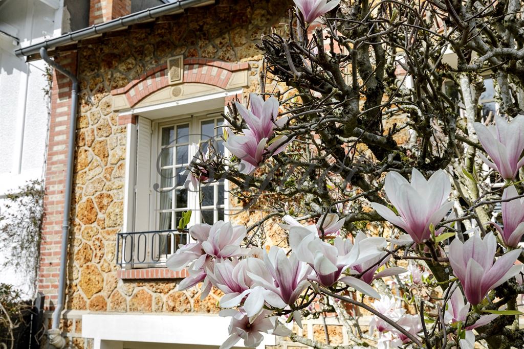 A vendre chez Beguet Associés : HAUTS DE SEINE VAUCRESSON - 92420 -  DIVISION THERY- MAISON 190 m²  - 3 CHAMBRES - JARDIN GARAGE