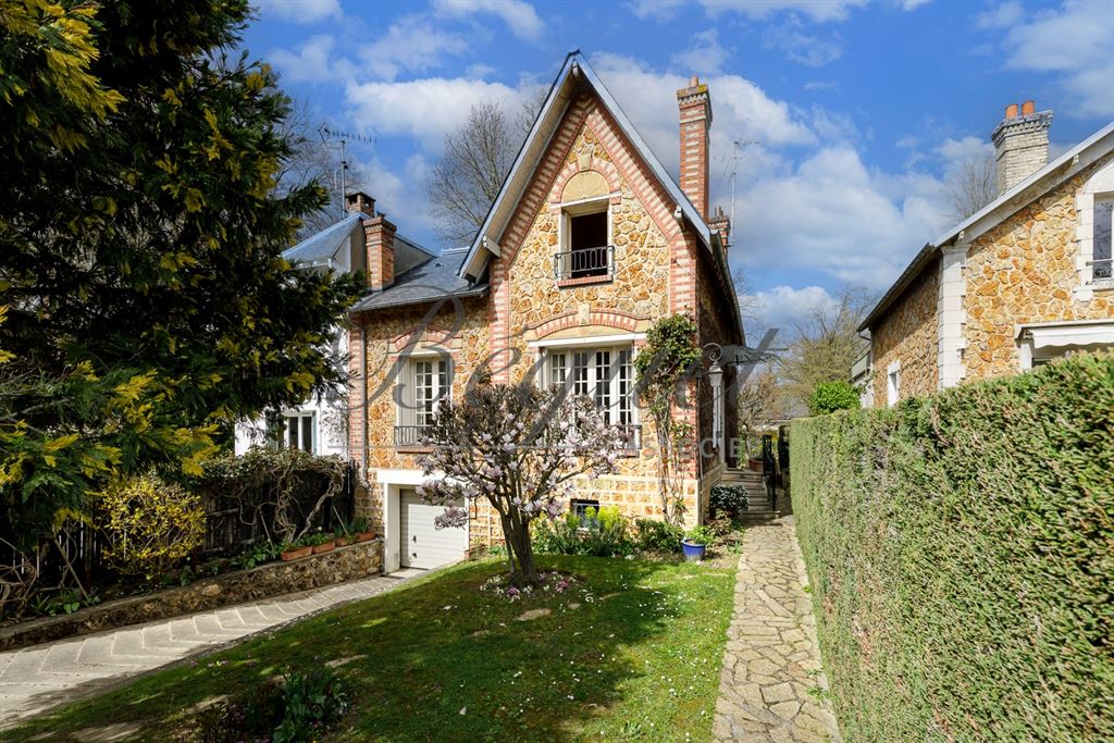 A vendre chez Beguet Associés : HAUTS DE SEINE VAUCRESSON - 92420 -  DIVISION THERY- MAISON 190 m²  - 3 CHAMBRES - JARDIN GARAGE
