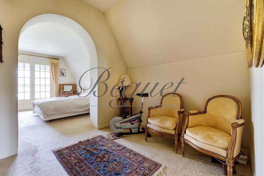 A vendre chez Beguet Associés : HAUTS DE SEINE VAUCRESSON - 92420 -  DIVISION THERY- MAISON 190 m²  - 3 CHAMBRES - JARDIN GARAGE