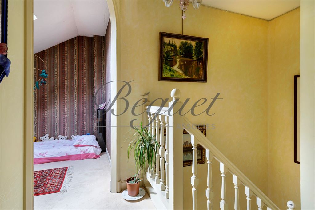 A vendre chez Beguet Associés : HAUTS DE SEINE VAUCRESSON - 92420 -  DIVISION THERY- MAISON 190 m²  - 3 CHAMBRES - JARDIN GARAGE